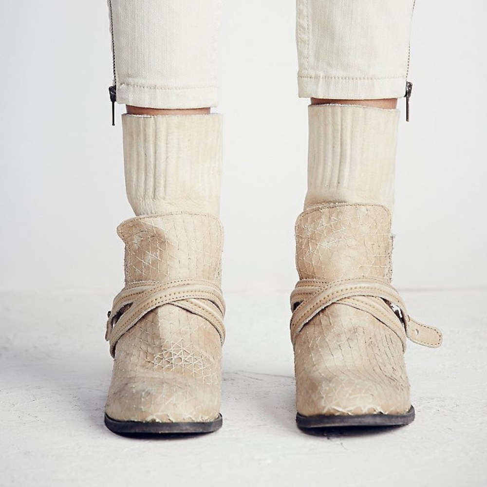🆕 Free People Lexington Harness Boots 39
